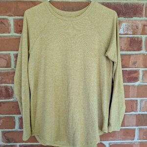American Eagle Outfitters Long Sleeve Tee - Mustard Yellow